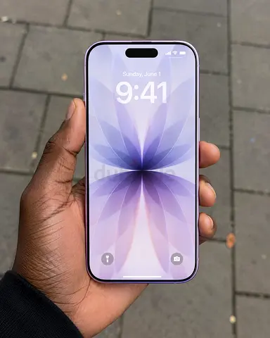 iPhone 17 Lavender - Good Condition, Unlocked