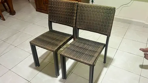 CHAIRS (4Nos)