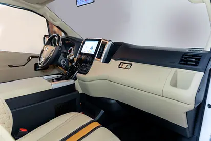 2025 Toyota HIACE 缩略图 19