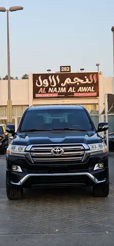 تويوتا لاند كروزر V8