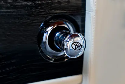 2025 Toyota HIACE 缩略图 16