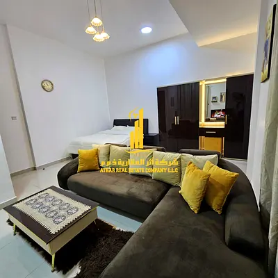 Luxurious and elegant fully furnished studio apartment for monthly rent in Al-Jarf 2, next to Al-Aqsa School, with a separate kitchen.