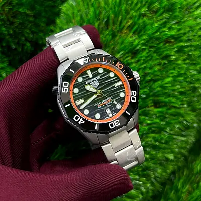 Tag Heuer Aquaracer Automatic Diver Watch — Stainless Steel