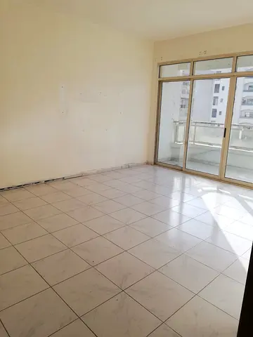 Abu Shaghara, a steal Room and living room with a balcony, clean building, 2 bathrooms 25,000 in 4 installments Deposit by check, non-refundable