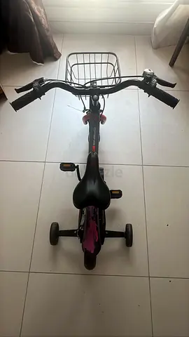 Kids bycycle with Training Wheels and Front Basket - Good Condition