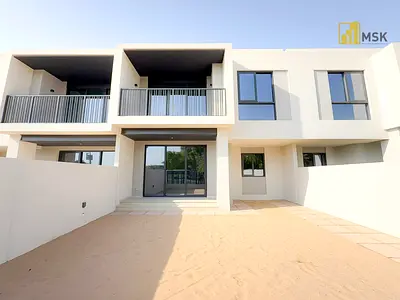 3BR+Maid Townhouse | Large Layout | Near Park