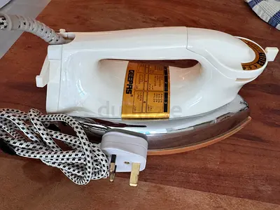 Geepas Electric Dry Iron – Excellent Working Condition
