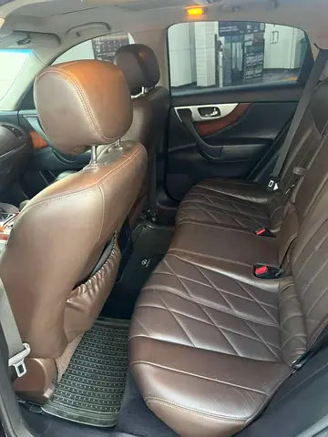 Infiniti FX35 Luxury 2012 GCC Specs - 2012 Infiniti FX35 – Owner Sell Full Option and excellent cond