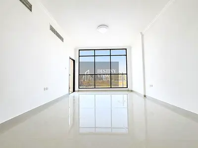BRAND NEW // 2-BEDROOM HALL ON PRIME LOCATION //