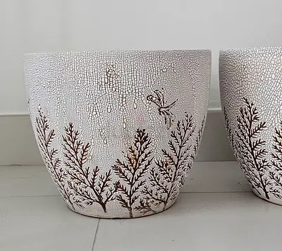 Set of 2 ceramic pots