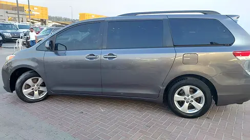 صورة 11 لـ 2011 Toyota SIENNA