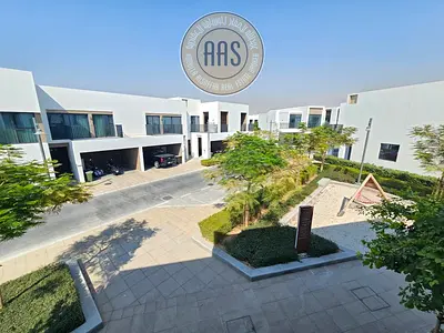 Spacious 4bhk Single Row villa ! Prime location! Faimly community