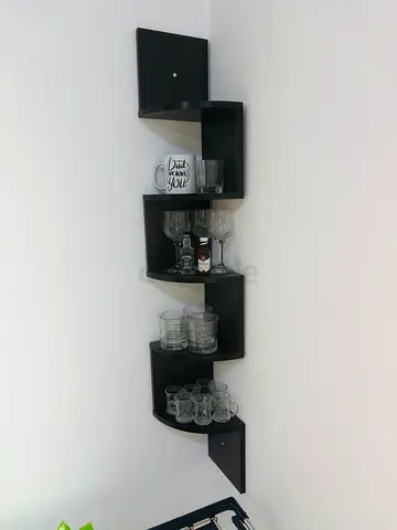 Slim black corner wall shelf - 5-tier zigzag display