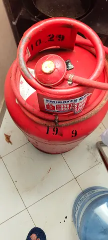 Urgent sale within 2 days  Household LPG Gas Cylinder - 25kg (used)