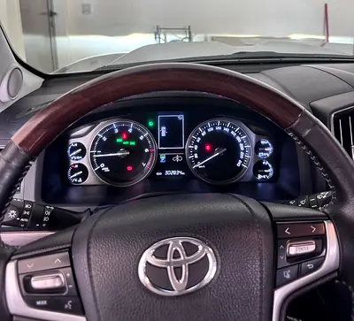 Toyota Land Cruiser VXR 2017 GCC Specs