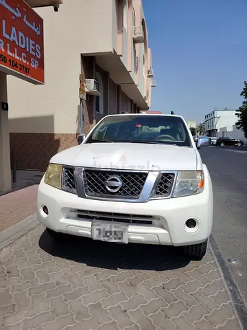 Nissan Pathfinder SE 2009 | GCC Specs | Reliable 7-Seater Family SUV