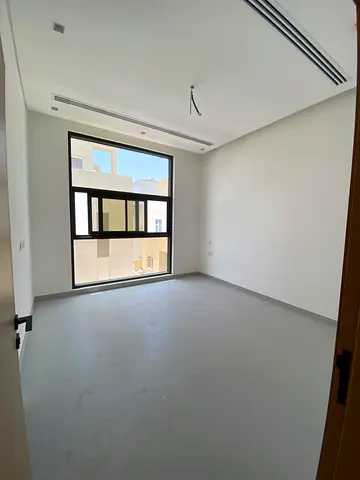 للبيع – فيلا زاوية فاخرة أول ساكن في منطقة الحوشي، الشارقةFor Sale – Brand New Luxury Corner Villa in Al Hoshi, Sharjah