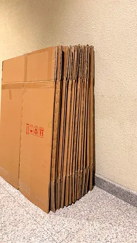 Large empty moving boxes in good condition. Strong and clean, perfect for moving house