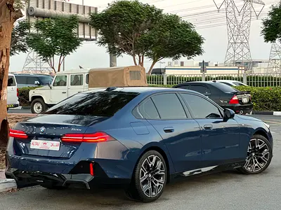 BMW 520i M-SPORT 2024 GCC UNDER WARRANTY AND CONTRACT SERVICE NO ACCIDENTS