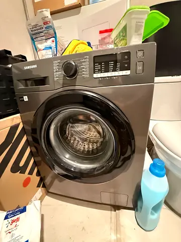 Samsung Front Load Washing Machine - Good Working Condition (AED 750)
