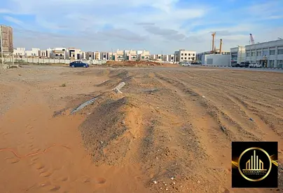 ارض سكني تجاري (G+25) امام مجمع ازهي وبجوار سمارت تاور  تملك حر