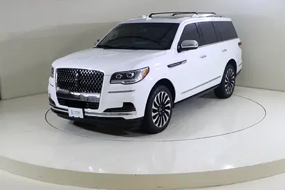 N1924 NAVIGATOR PRESIDENTIAL JUST 75KM @ AL TAYER MOTORS PRE OWNED SHOWROOM COMPLEX AL QUOZE.