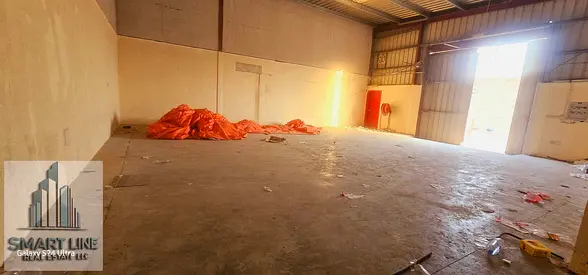 2200 SQFT BEAUTIFUL WAREHOUSE AVAILABLE FOR RENT IN PRIME LOCATION FOR BUSINESS CLOS ETO MALEHA ROAD INDUSTRIAL AREA 18