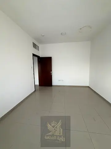 فرصه مميزه للايجار السنوي غرفه وصاله في شارع الوحده بلقرب من مركز الكرامه وسيتي سنتر برج نضيف صيانه مجاني جيم ومسبح داخل البرج متوفر براكن مجانيه