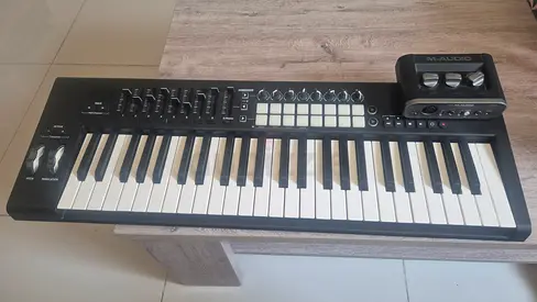 NOVATION 49-key USB MIDI Keyboard Controller with Interface + M-Audio sound card
