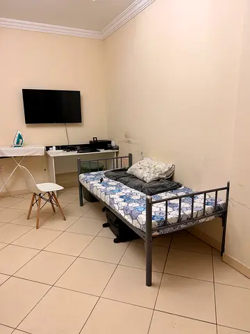 BED SPACE AVAILABLE FOR KERALA MUSLIM EXECUTIVE BACHELOR (Rent 750+Utilities Sharing)