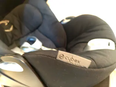 Cybex infant car seat (black) with base in good used condition