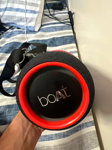 Boat Portable BOAT Bluetooth Speaker - Compact  Used
