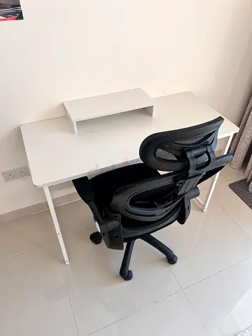 Ergonomic Black Mesh Office Chair  Desk - Good Condition