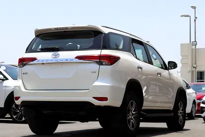 2021 Toyota FORTUNER 照片 4