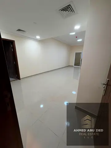 اروع غرفه وصاله للايجار السنوي في الجرف 3 مع بلكونه باطلاله مفتوحه وخزائن بالحائط اول ساكن متاح اكثر من نموزج موقع مميز قريب من كافة الخدمات
