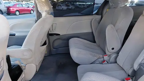 صورة 18 لـ 2011 Toyota SIENNA