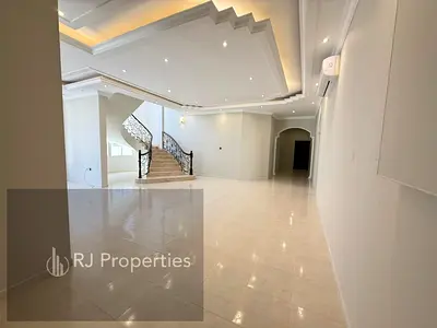 Lavish 4BHK Villa With New Finishing Huge Villa With Prime Living Close To Park Affordable Price