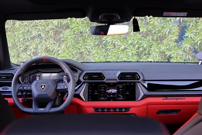 2026 Lamborghini URUS — миниатюра 16