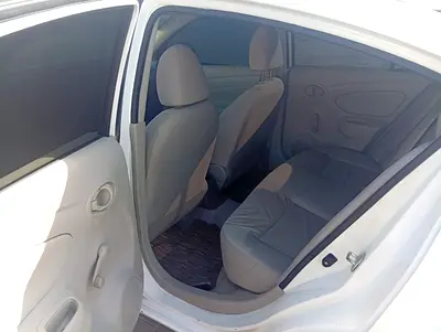 2013 Nissan SUNNY 照片 6