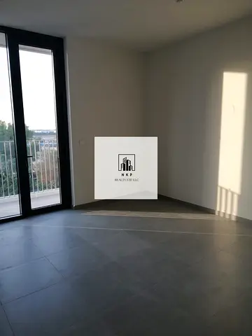 Specious luxury apartment for rent