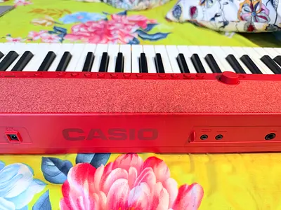 Casio Casiotone CT-S1RD 61-Key Portable Keyboard (Red)