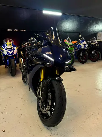 2015 YAMAHA R1M
