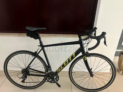 Scott Speedster 40 road bike - lightweight alloy frame, Shimano gears, good condition