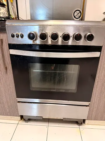 Used freestanding gas cooker with oven - stainless steel