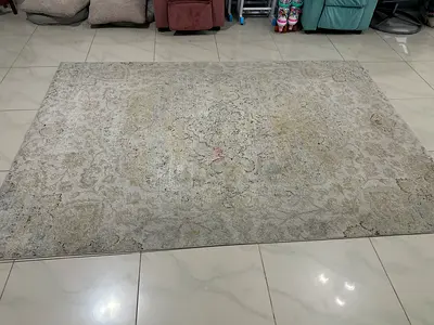 Light Grey Vintage-Style Area Rug — 200x140 cm, gently used