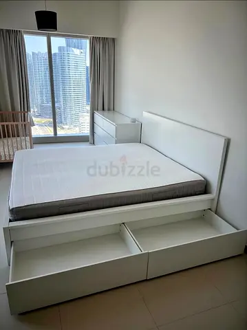Ikea malm king size bed with matttess