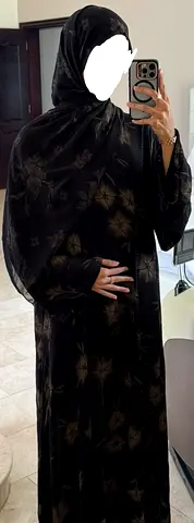Black floral abaya with matching hijab - Never used, Size 54