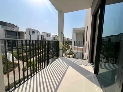 Single row | Handed over | Close to pool | facing park