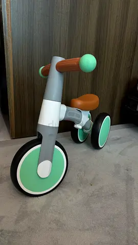 Kids balance bike / ride-on tricycle - mint  brown, good condition
