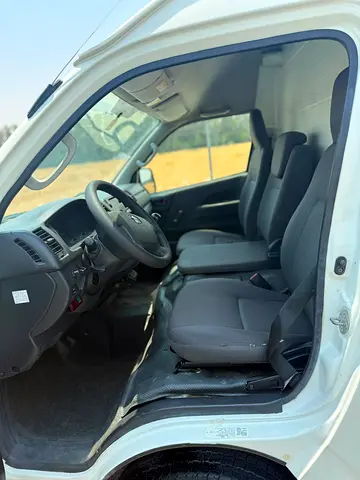 2017 Toyota HIACE 照片 14